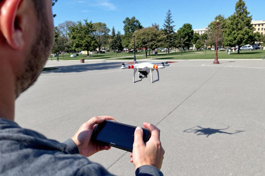 Faut-il un permis pour piloter un drone ? Guide complet des réglementations en vigueur