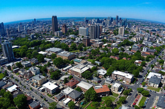 Peut-on faire voler un drone en ville : réglementation et autorisations nécessaires en France